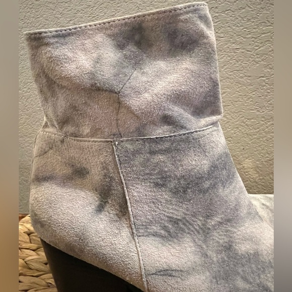 JEFFREY CAMPBELL Roswell Suede heeled ankle boots NWOT🩶🤍 - Picture 6 of 8